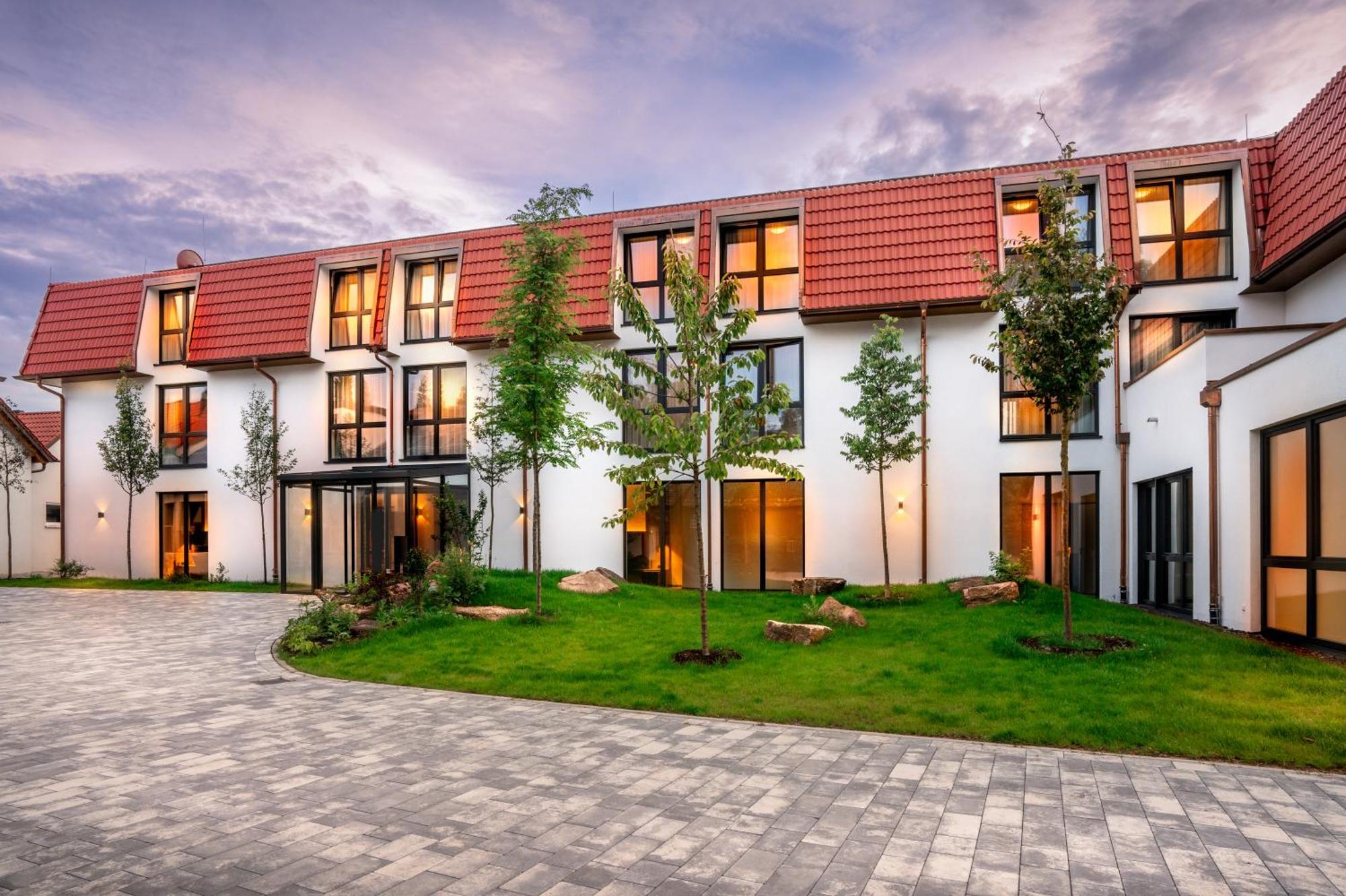 Landhotel Gruener Wald Neuhausen  Exterior photo