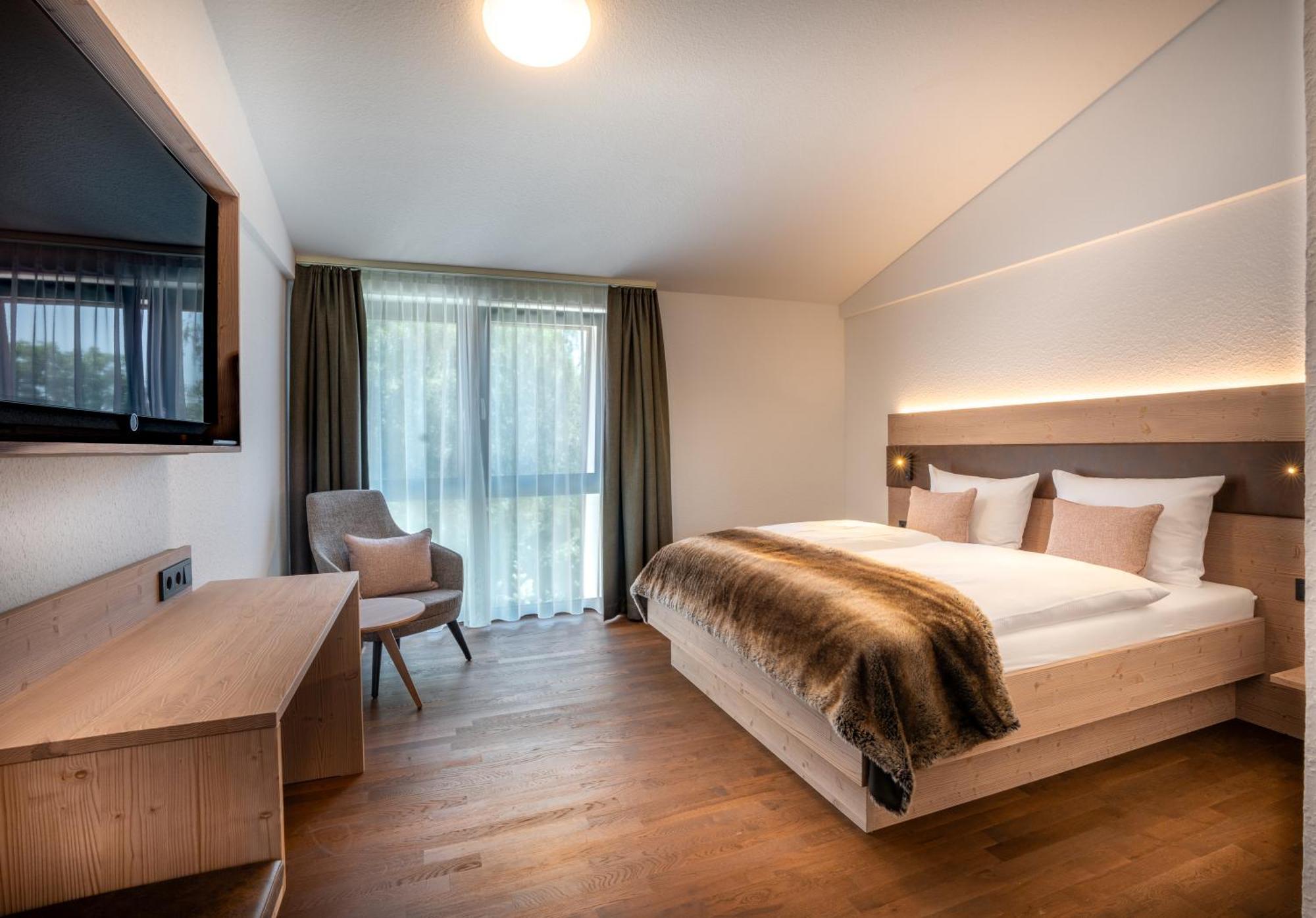 Landhotel Gruener Wald Neuhausen  Exterior photo